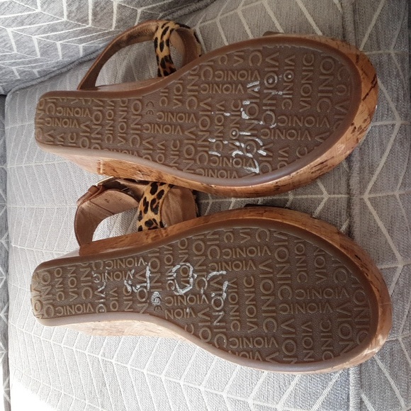 Vionic wedge sandal SZ 9 - Picture 5 of 9